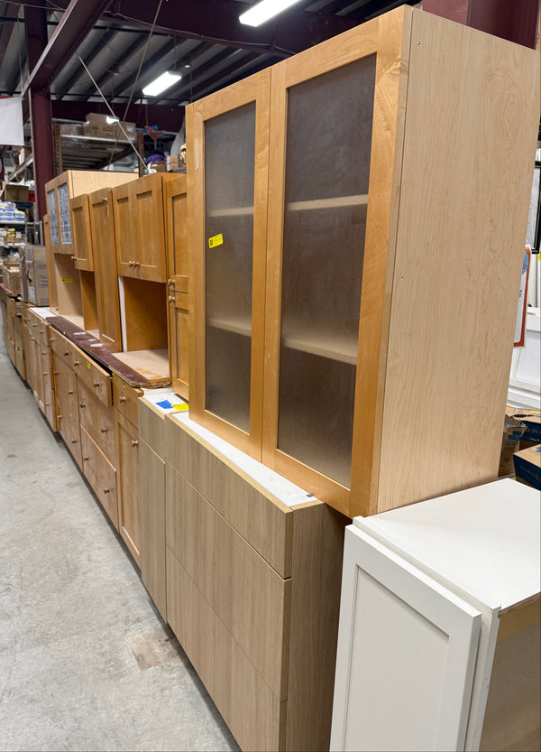 11-Piece Kitchen Cabinet Set – Natural Maple / Light Wood with Glass-Door Wall Cabinet and Base Cabinets